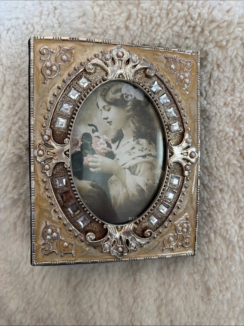 Vintage Looking Photo Album holds 4 x 6 Photos